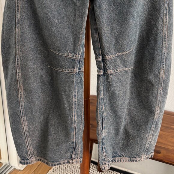 Free People - We The Free Good Luck Mid-Rise Barrel Jeans in Ian Indigo - Picture 7 of 16